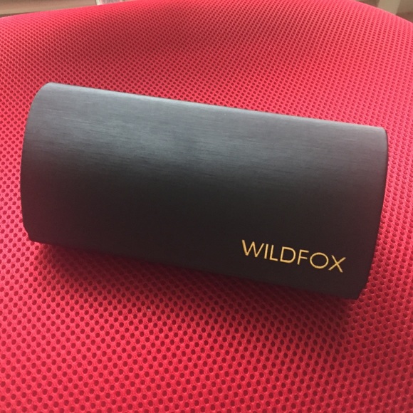 Wildfox heart shape sunglasses case black