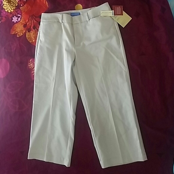 New Dockers petite capri pleated pants 6P