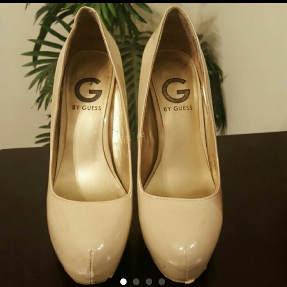 Size 6 nude Guess heels
