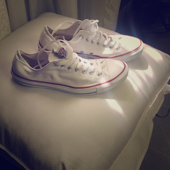 Size 10 all stars.......