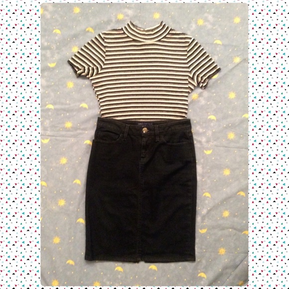 Marc by Marc Jacobs Dresses & Skirts - ⭐️ BUNDLED ⭐️ Marc Jacobs black denim pencil skirt