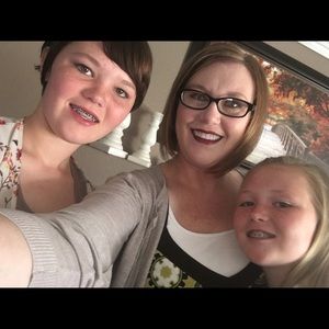 Meet your Posher, Cami