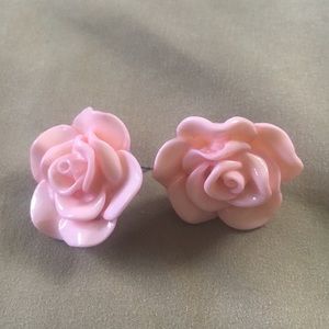Pastel peach floral shaped earrings
