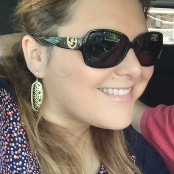 Kendra Scott Brenden Earrings - Picture 3 of 3