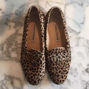 Manolo blahnik leopard calf hair loafers