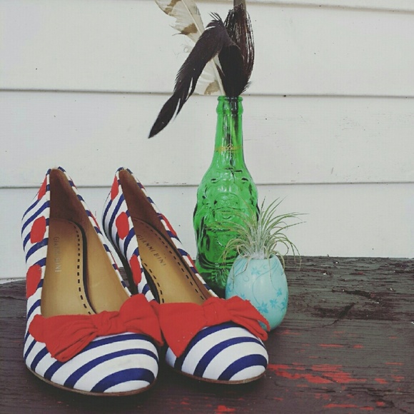 🌟FLASH SALE🌟Navy striped heels with bow