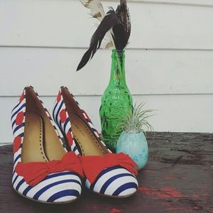 🌟FLASH SALE🌟Navy striped heels with bow