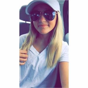 Meet your Posher, Olivia