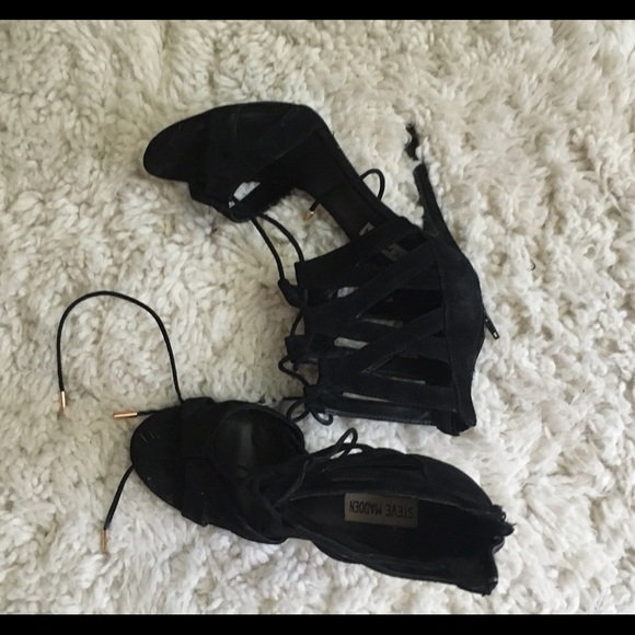 Steve Madden Shoes - Steve Madden black lace up heels