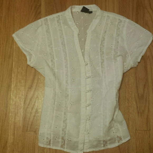 White eyelet button down cap sleeve blouse