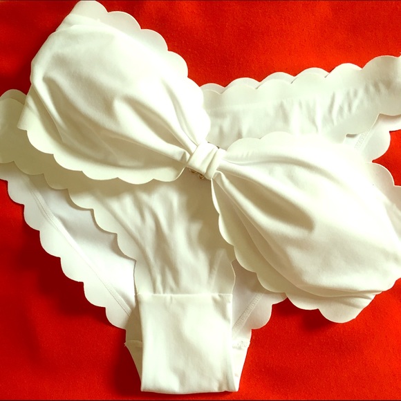 White scalloped H&M bandeau bikini set NWOT