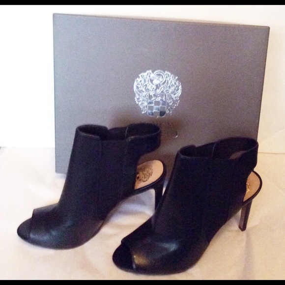 Vince Camuto Shoes - Vince Camuto VP-Kylie Leather Heel Shoes Size 7.5