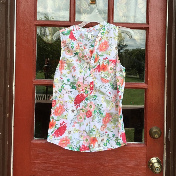 Old Navy sleeveless blouse