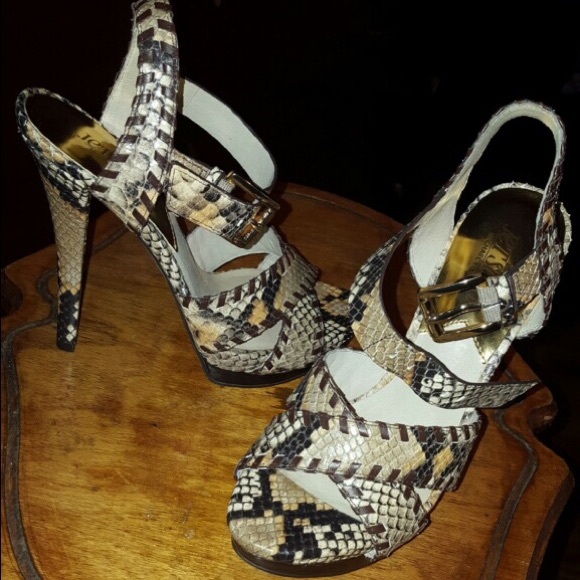 Shoes - Picture 2 of 4