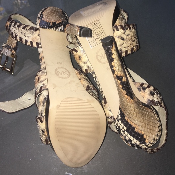 Shoes - Picture 4 of 4
