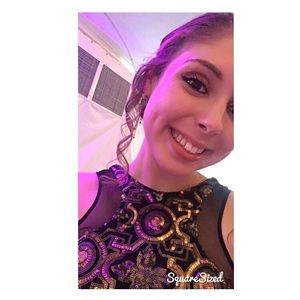 Meet your Posher, Riana