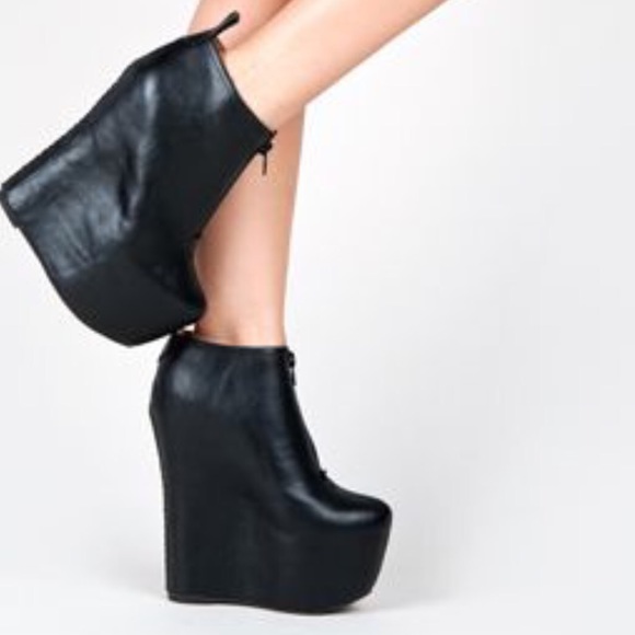 🙅SOLD🙅Jeffrey Campbell Black Platform Booties