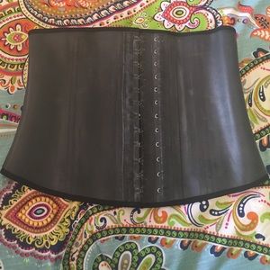 Latex waist trainer