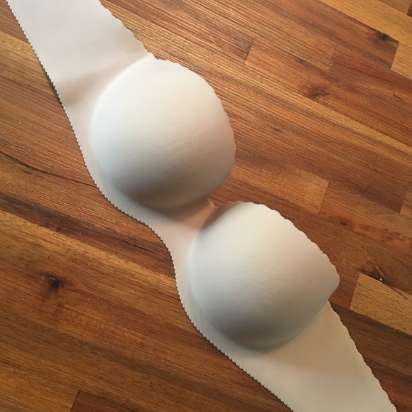 VS Strapless Bra