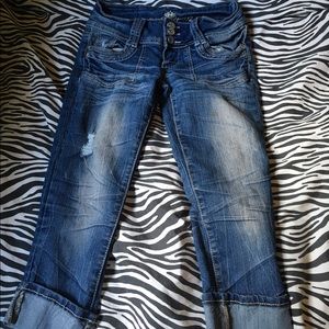 Almost Famous Capri Jeans