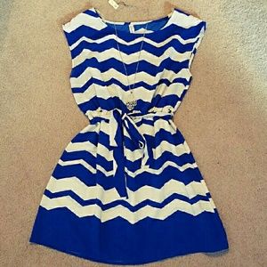 eunishop Dresses - Blue & White Chevron Dress with Belt sz L eunishop Dresses - Blue & White Chevron Dress with Belt sz L