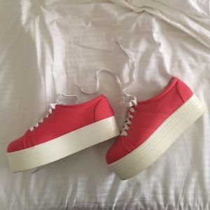 Platform sneakers size 7