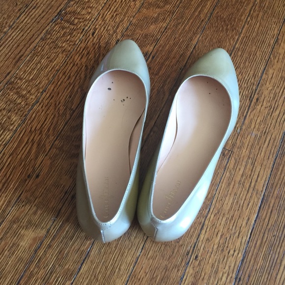 Cole Haan Sz 7 Gold Pointed Flats, Like New