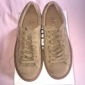 Lace up flatform trainers in nude