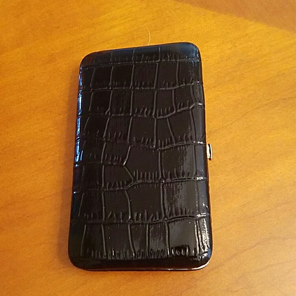 Black clutch