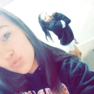 Meet your Posher, Senaida