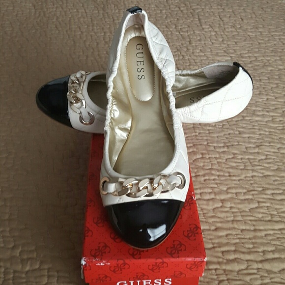 GUESS? Ballet flats