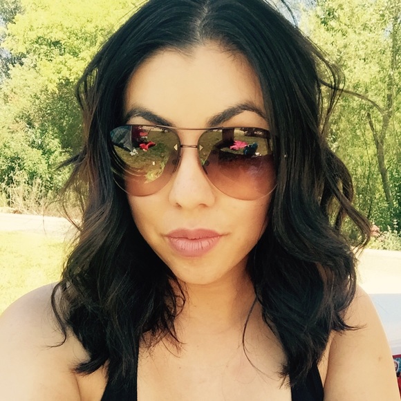 Meet your Posher, Nancy - Picture 1 of 1