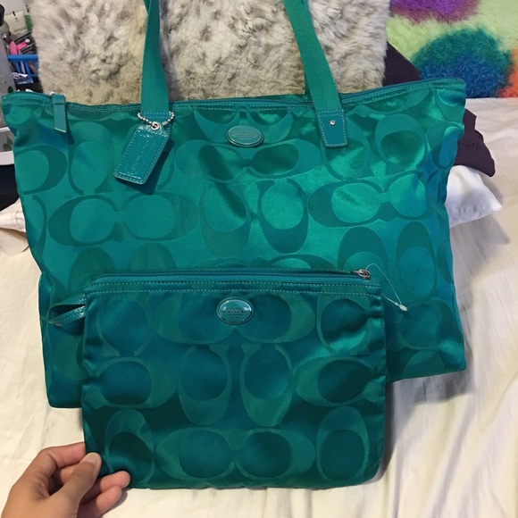 Coach Handbags - ❌Sold❌Coach Signature Green Weekender 2 PC Tote