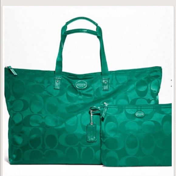 ❌Sold❌Coach Signature Green Weekender 2 PC Tote - Picture 2 of 4