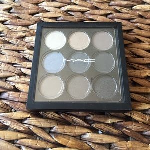 MAC collection of 9 shadows