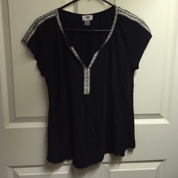Black short sleeved shirt - Picture 1 of 3