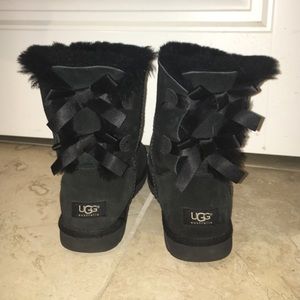 Black Bailey bow Uggs