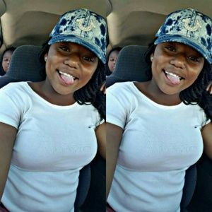 Meet your Posher, Danae