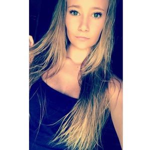 Meet your Posher, Carlee