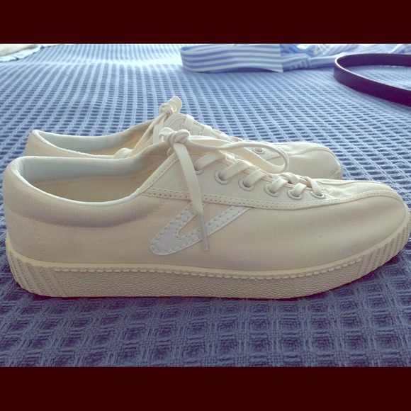 Tretorn Nylite canvas sneakers, woman size 8