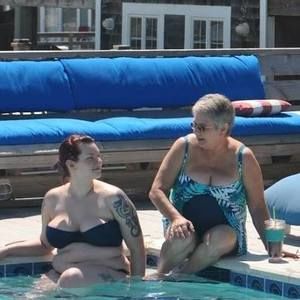 Meet your Posher, Holly