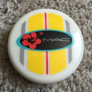 Gold-go-lightly MAC LE bronzer