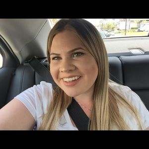 Meet your Posher, Rebecca