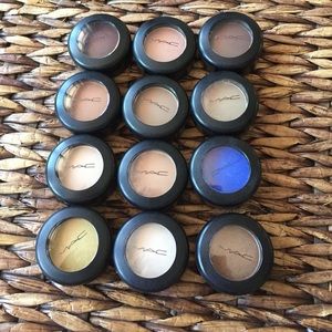 MAC set of 12 eyeshadows
