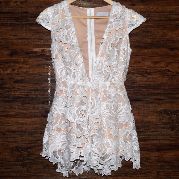 LACE ROMPER Floral Cap Sleeve Plunging V Jumpsuit - Picture 2 of 4