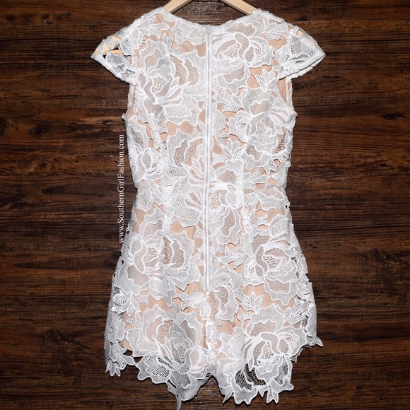 LACE ROMPER Floral Cap Sleeve Plunging V Jumpsuit - Picture 3 of 4