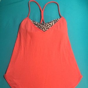 Lululemon workout/yoga Top! Size 4