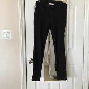 BLACK Hollister Jeggings. Size 11R.