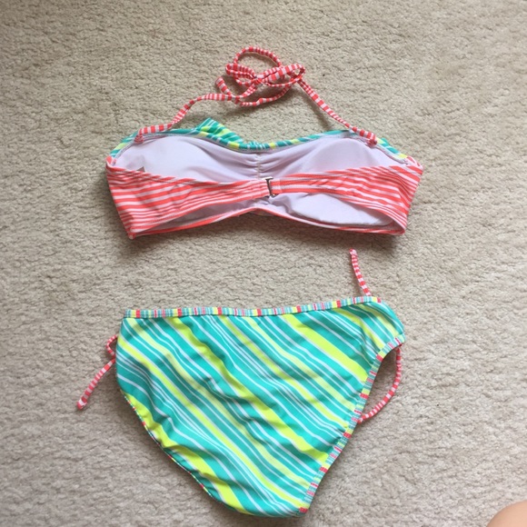 Matching top+bottom swimsuit! - Picture 3 of 3