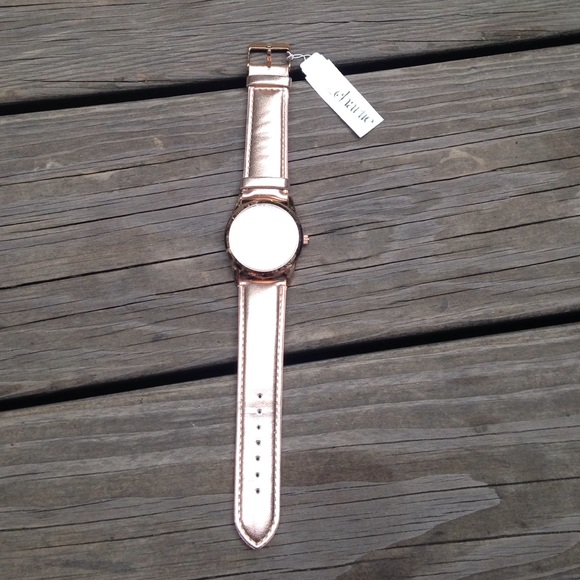 Watch - Picture 3 of 3